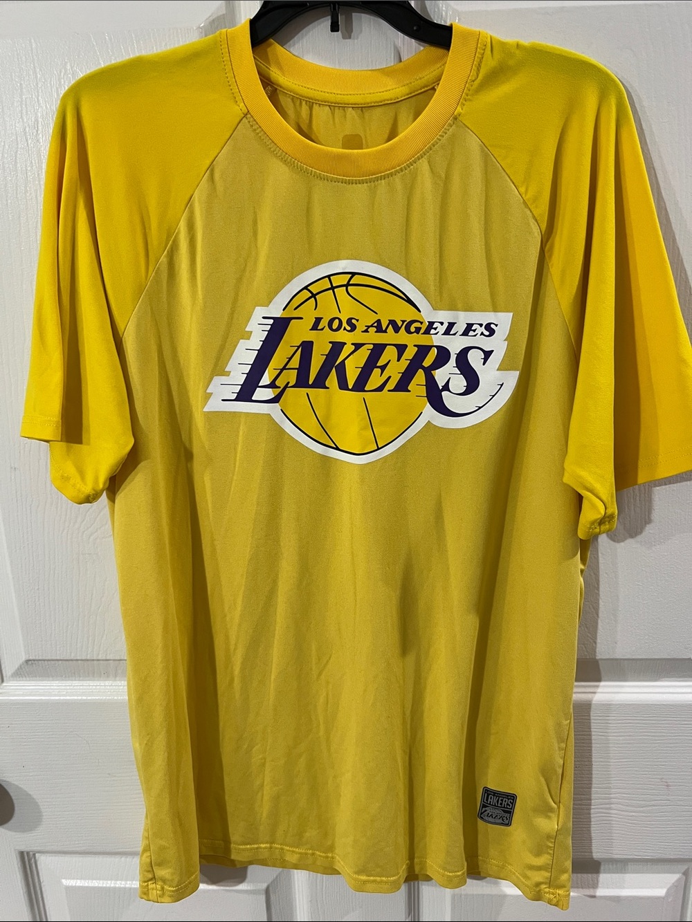 NBA Los Angeles Lakers Yellow Men's Short-Sleeve Tee SZ Small